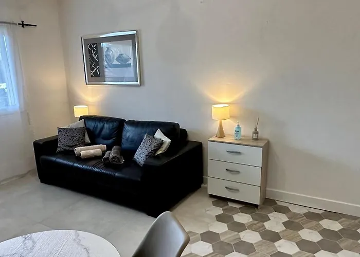 Climatisé, Proche De La Appartement San-Martino-di-Lota